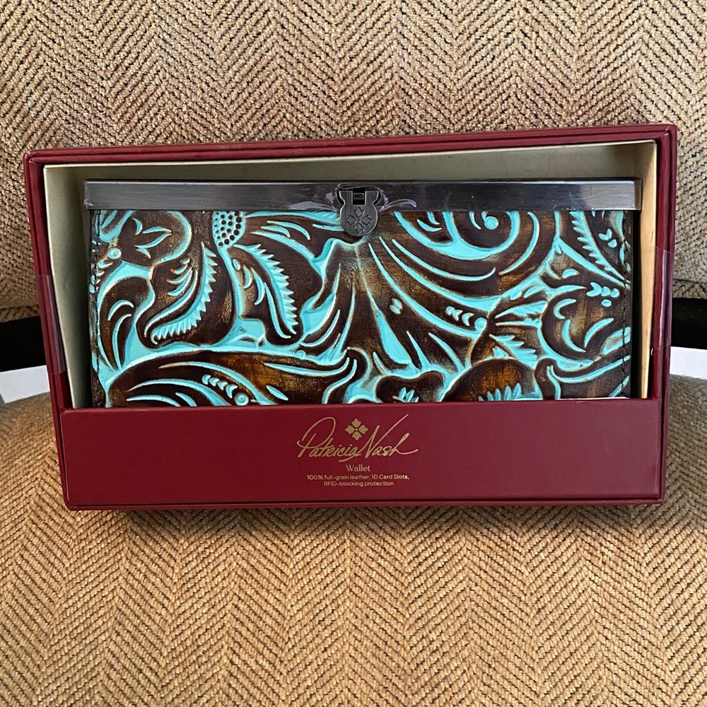 NIB! Patricia Nash Cauchy Tooled Leather Frame Wallet in Turquoise and brown